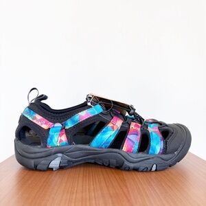 NWT Bearpaw Memuru Women's Hiking Sandals Shoes Prism Colorful Women's size 9